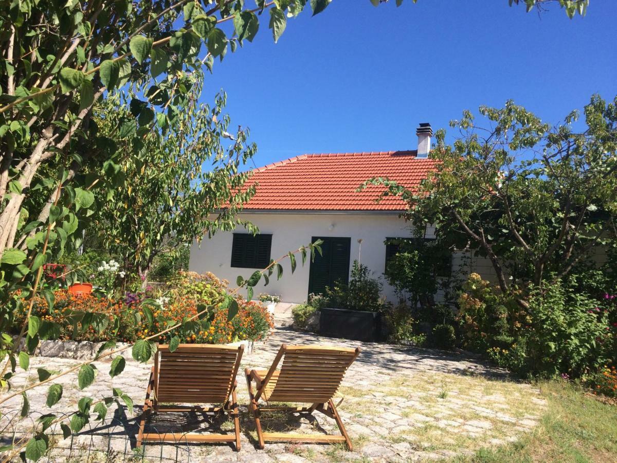 Holiday Home "Kike & Mara" Drnis Exterior photo